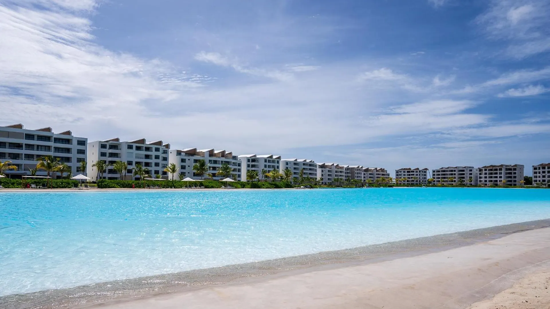 Beachfront Condo With Hot Tub 푼타 카나 도미니카 공화국